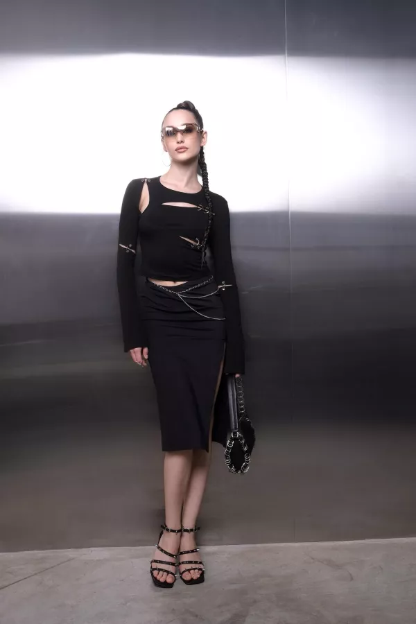 Лонгслив GIRL NEXT DOOR (черный)